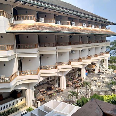 The Orient Star Resort Лумут Экстерьер фото
