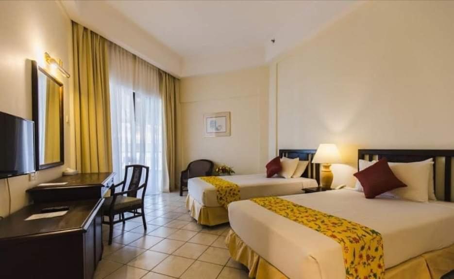 The Orient Star Resort Лумут Экстерьер фото