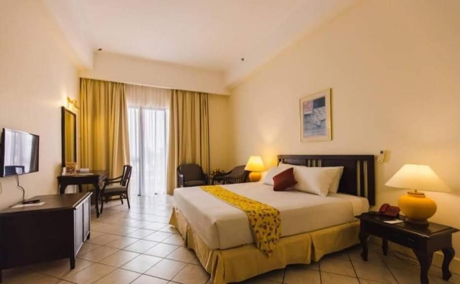 The Orient Star Resort Лумут Экстерьер фото