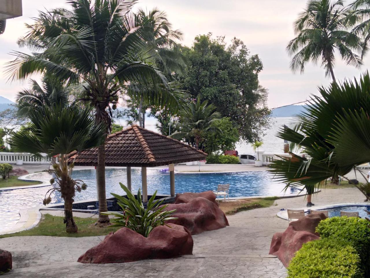 The Orient Star Resort Лумут Экстерьер фото