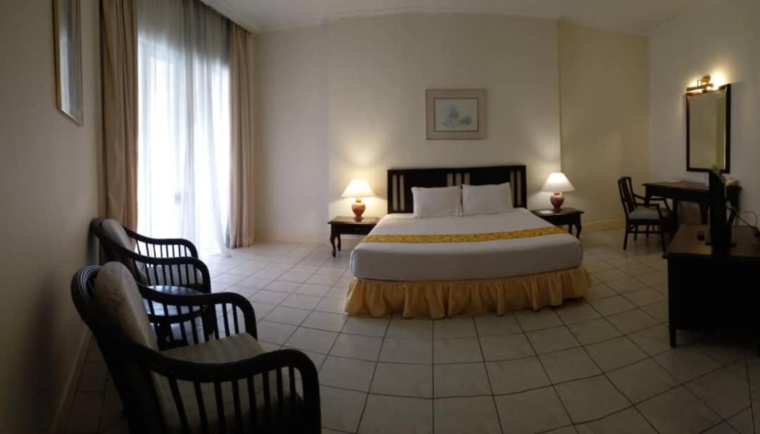 The Orient Star Resort Лумут Экстерьер фото