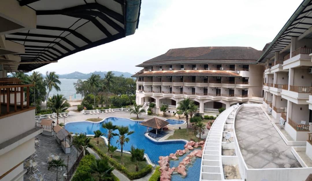 The Orient Star Resort Лумут Экстерьер фото